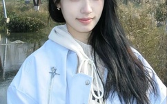 韩国演员楼梯摔落去世